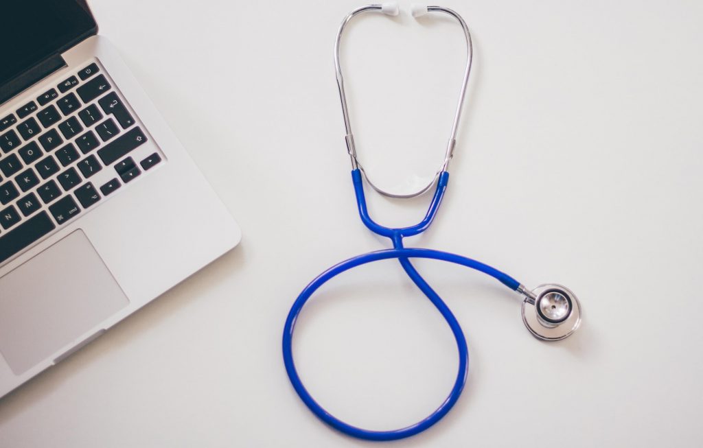 stocksnap stethoscope 2617701 1920 (1)